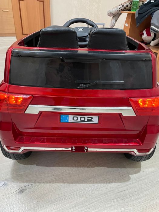 Продам машину игровую