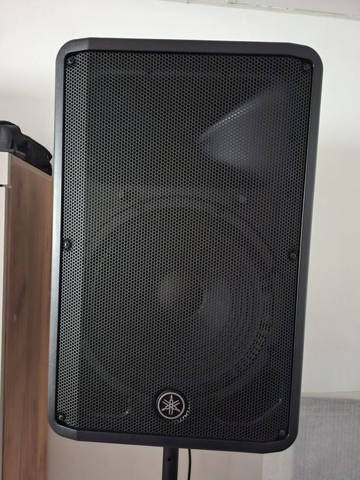 Boxa profesionala Yamaha DBR 15 + trepied