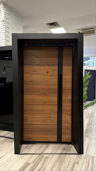 Входна врата за къща-MELANIA