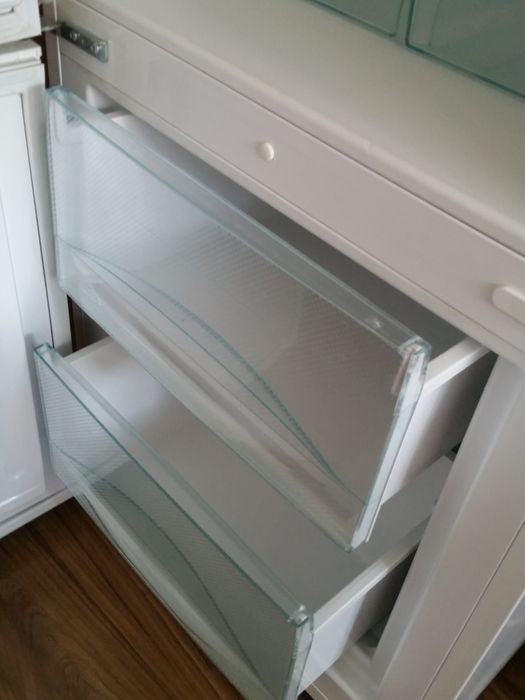 Хладилник с фризер  Либхер, перфектен!