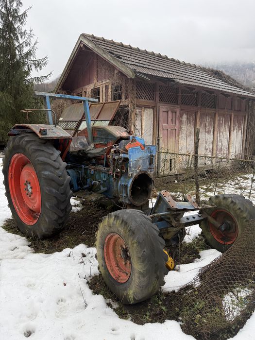 De vanzare transmisie tractor plus punte față same leone