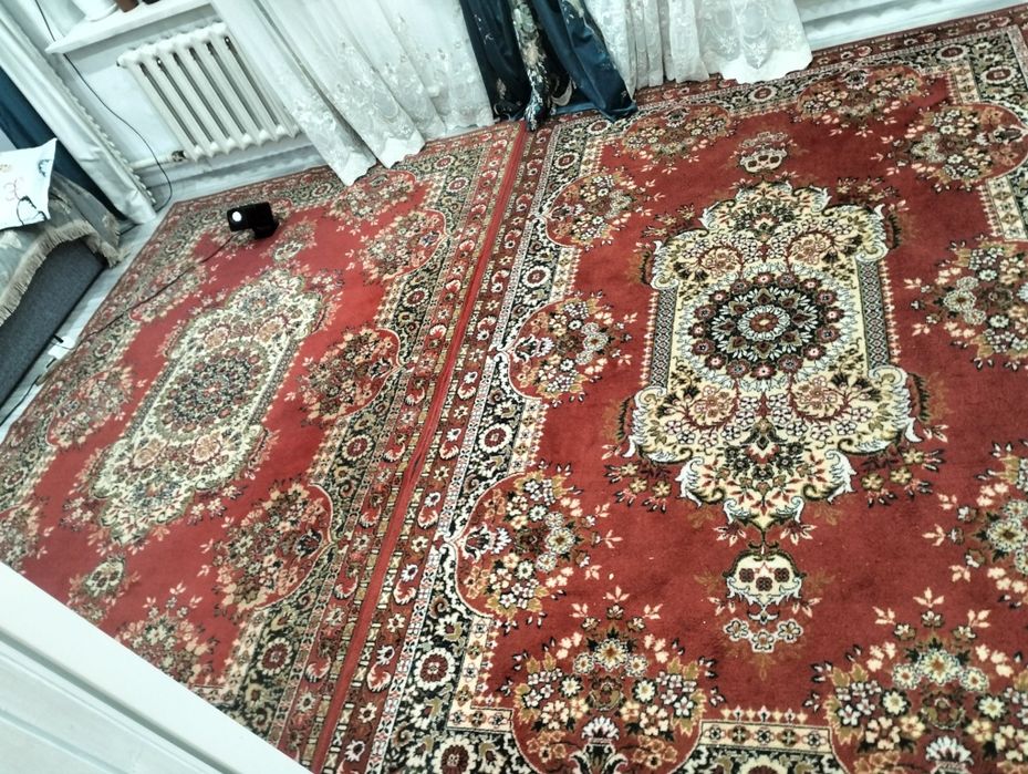 Екі кілем сатамын .