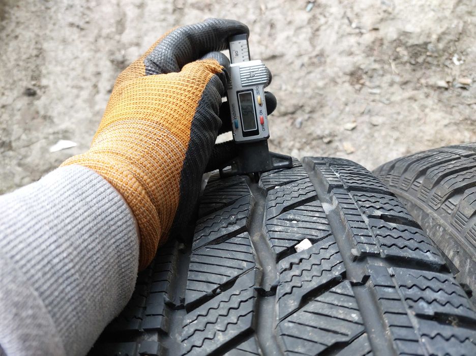 2бр.зимни гуми HANKOOK 215/65/16C 109T DOT 4322