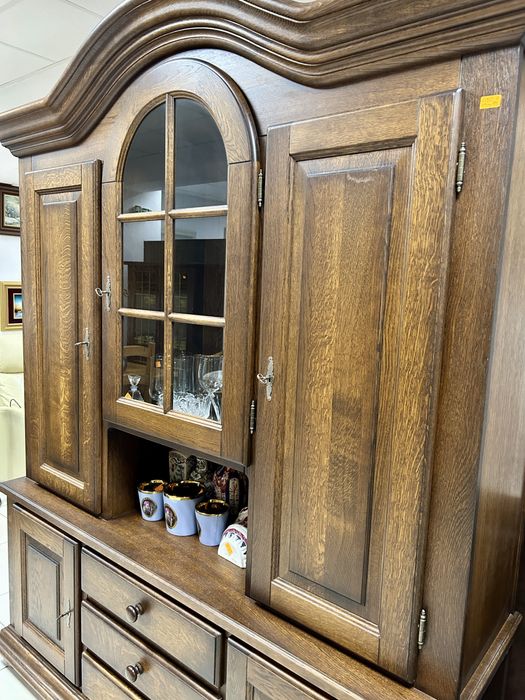 Масивен Бюфет Холандия