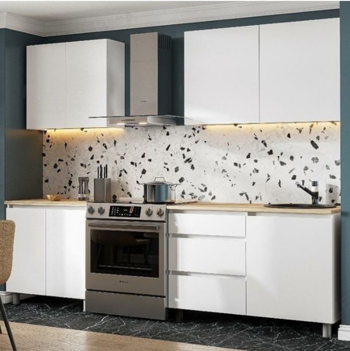 Продам кухонный гарнитур новый в упаковке