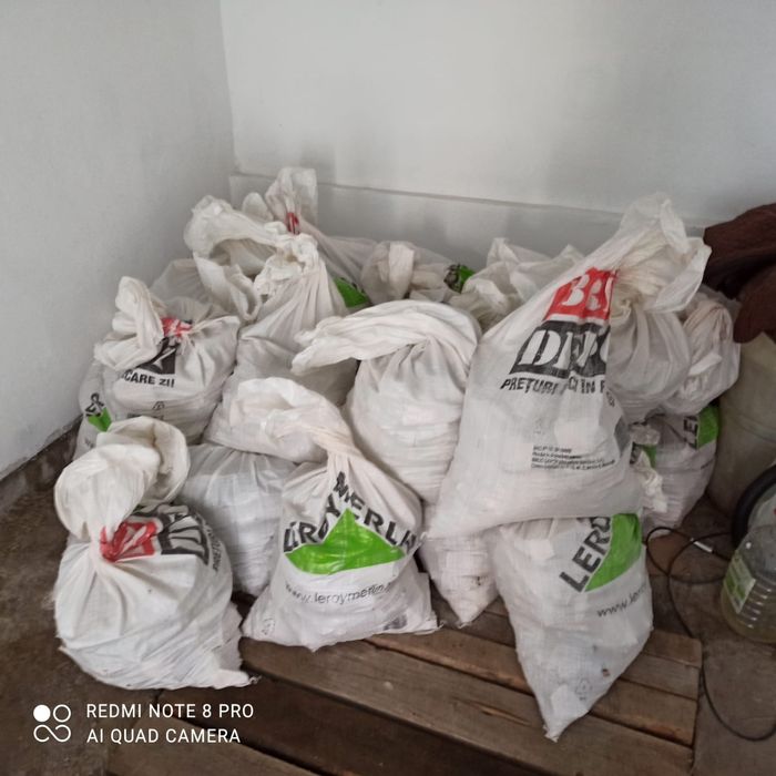 Transport marfa, sort, nisip, pietriș, pământ, moloz.