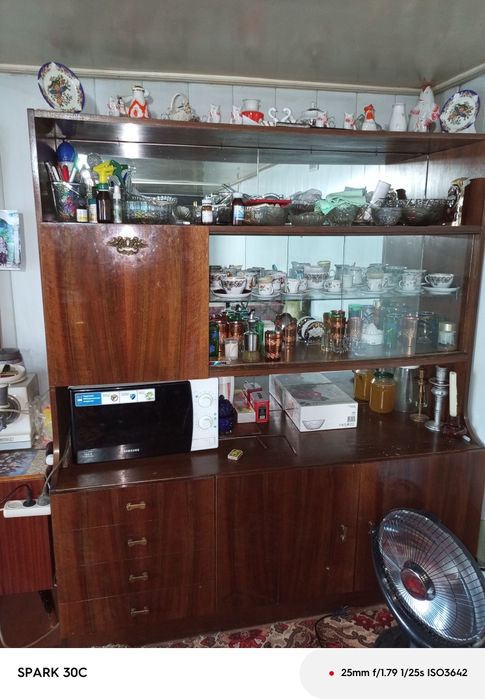 Серван сотилади.