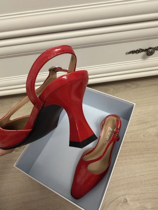 Новая женская обувь