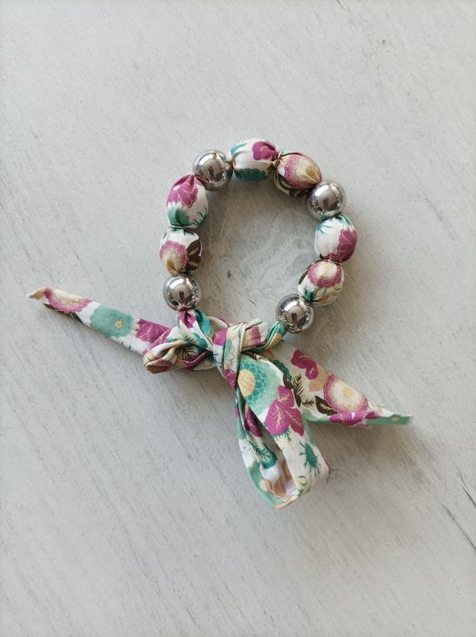 Гривна с шарени и метални топчета + гердан