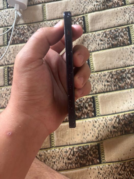 iPhone 12 mini.