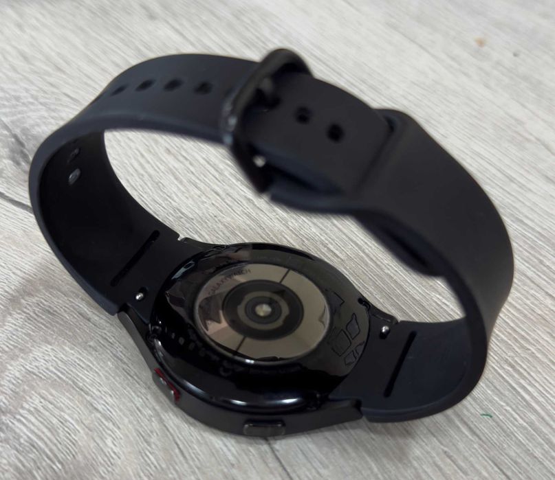 Продавам Samsung Galaxy Watch4 44mm
