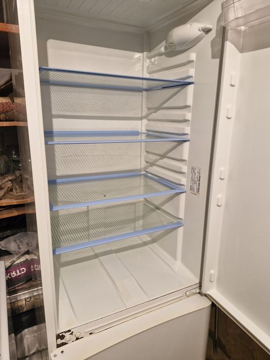 Продам холодильник Индезит