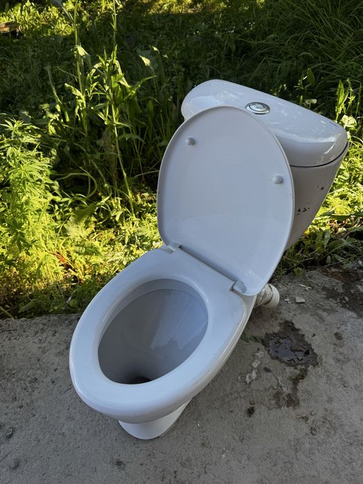 Продам унитаз б/у в отличном сосотояний