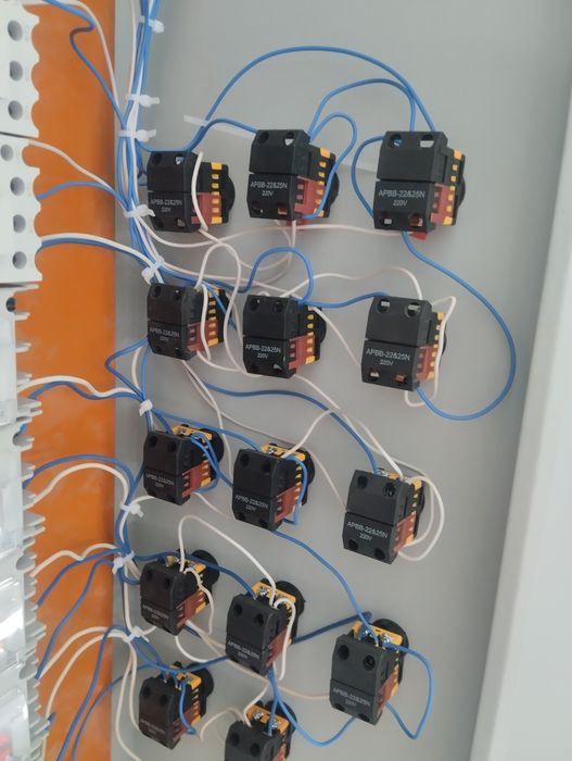 Электрик монтажник