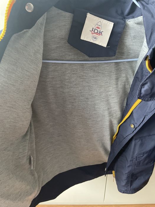 Продам ветровку на мальчика