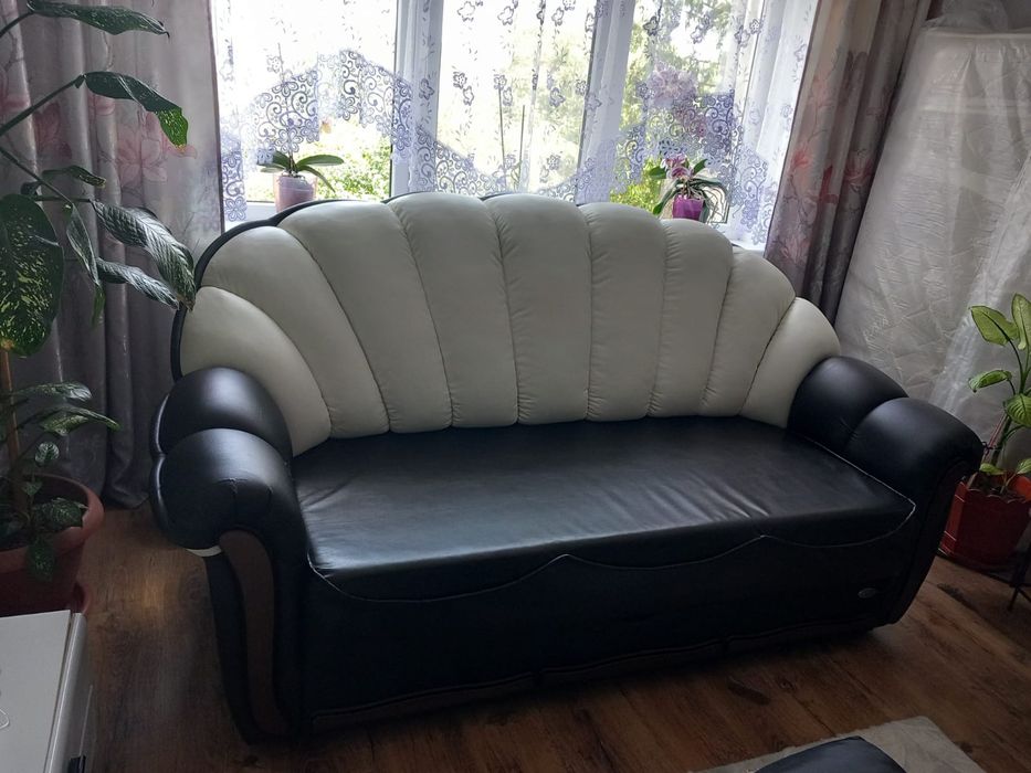 Canapea  + 2  fotolii