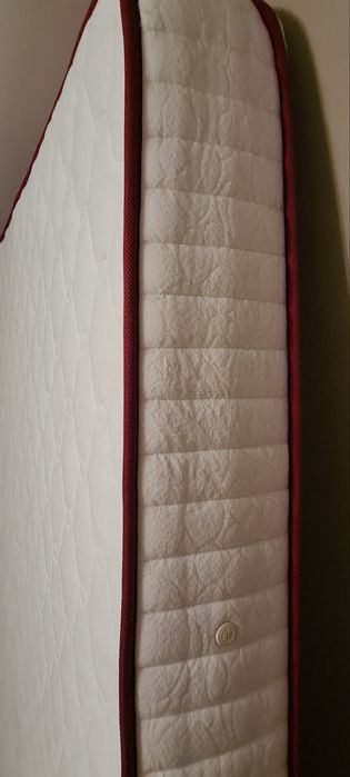 Спалня с двулицев матрак