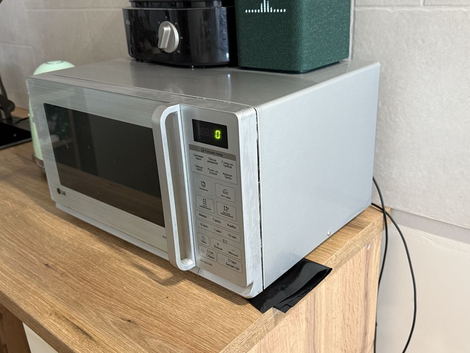 Микроволновка/ Микроволновая печь