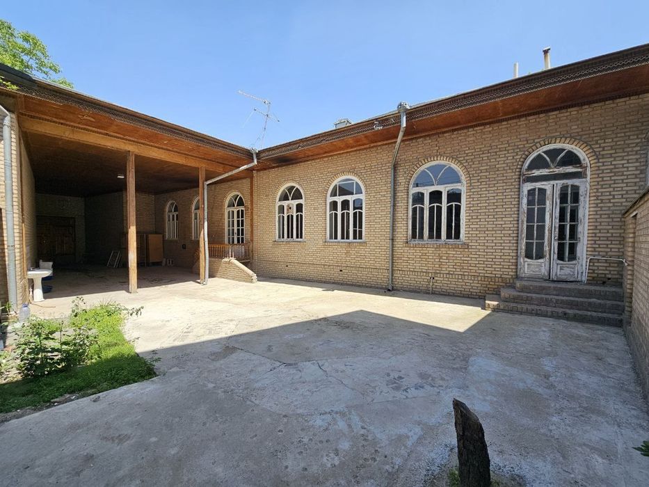 Ховли сотилади 4.3 сотих 5 хона Некрасова йул устида бизнес ун кулай