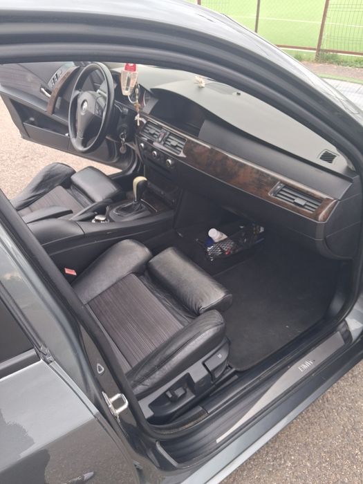 Vând BMW E 60 525d