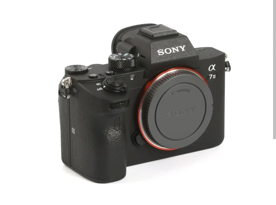 Vând aparat foto Sony Alpha A7 III – stare foarte bună