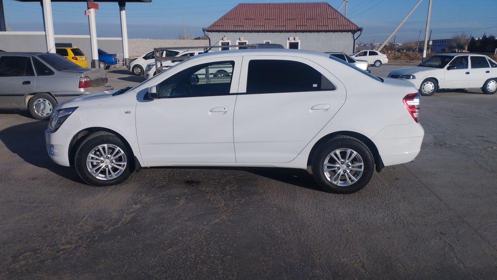 Кобилт сотилади йили 23 пр 30 мин йурган метон монитор болон полик бо