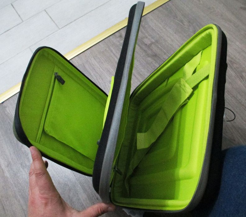 geantă (rucsac) laptop de designer, Barcelona Walden, nouă, sigilată