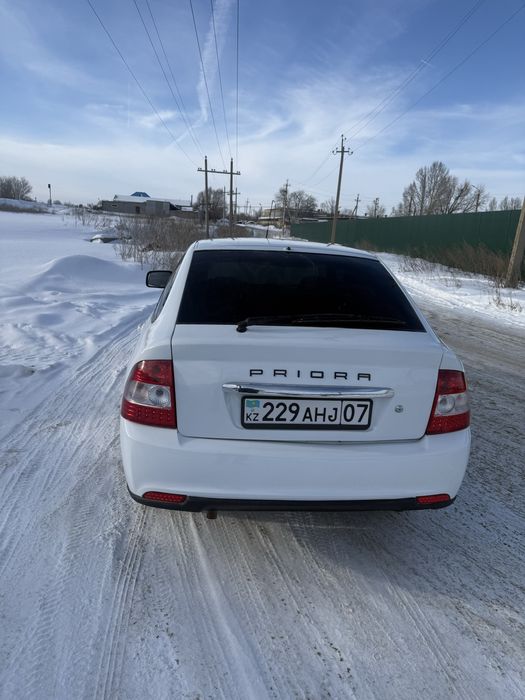 Продам машину приору в хорощем состаяние