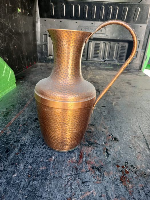Vând vaza din cupru !