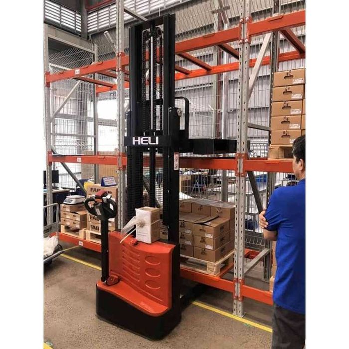 Heli CDD15J Transpaleta electrica cu catarg 1.5T