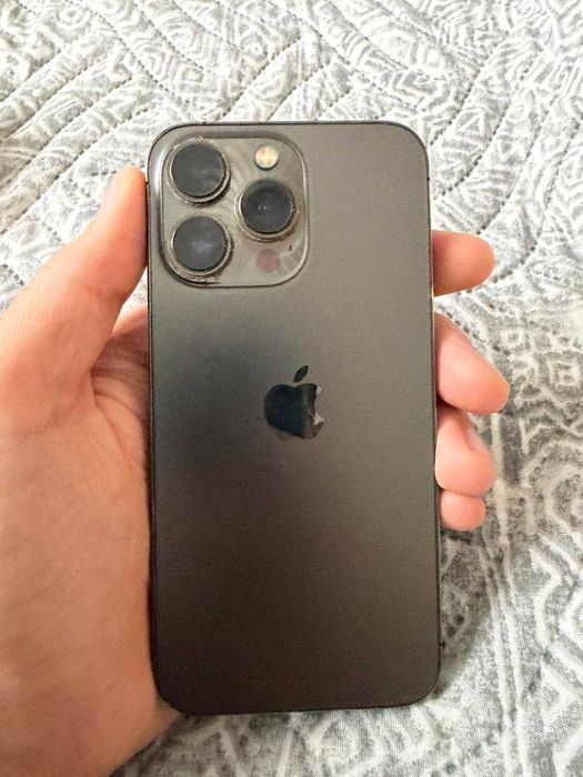 iPhone 13 Pro, 256 GB, черен цвят, с включени аксесоари