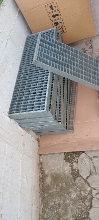 Trepte metalice zincate