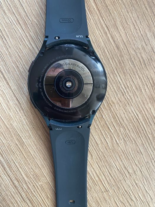 Samsung Galaxy Watch 4 44mm GPS перфектно състояние
