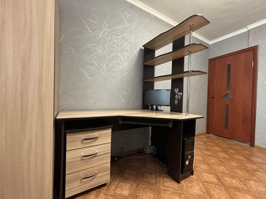 Стол компьютерный