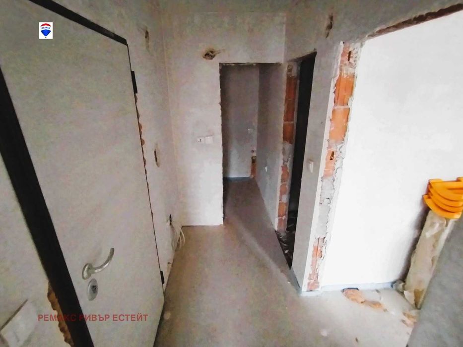 Продава се Двустаен апартамент в Русе, Център - 61 кв.м за 1053 €/кв.м - Снимка #11