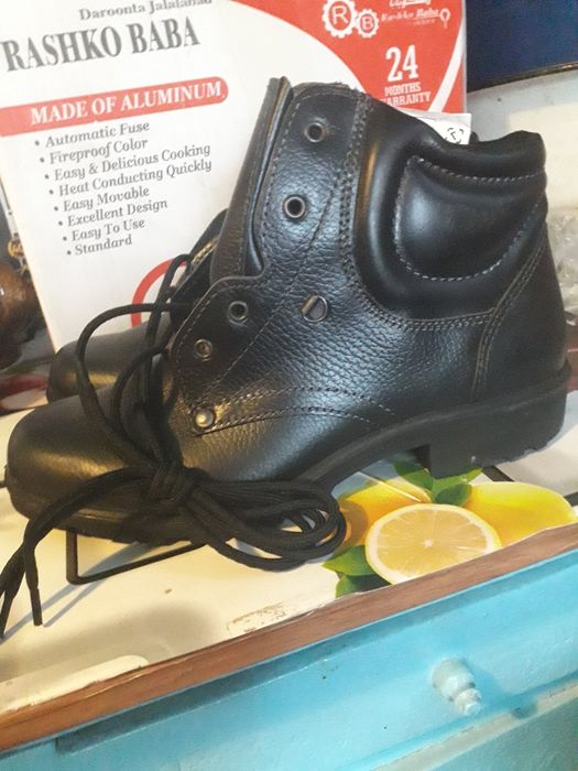 Продам спец обувь Токуши