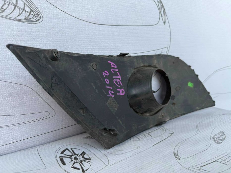 Grila Proiector Stanga Fata Seat Altea Freetrack / XL Cod OEM 5P9853665A (5C2)