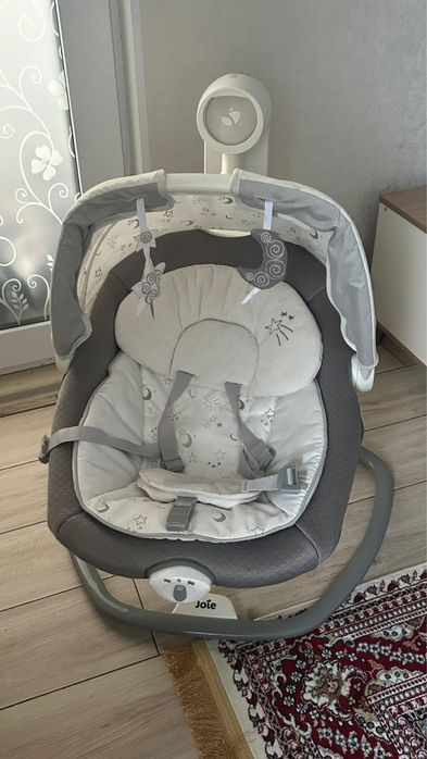 Шезлонг Joie Serina