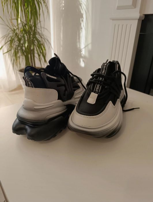 Vând adidași noi LIBAIWEI