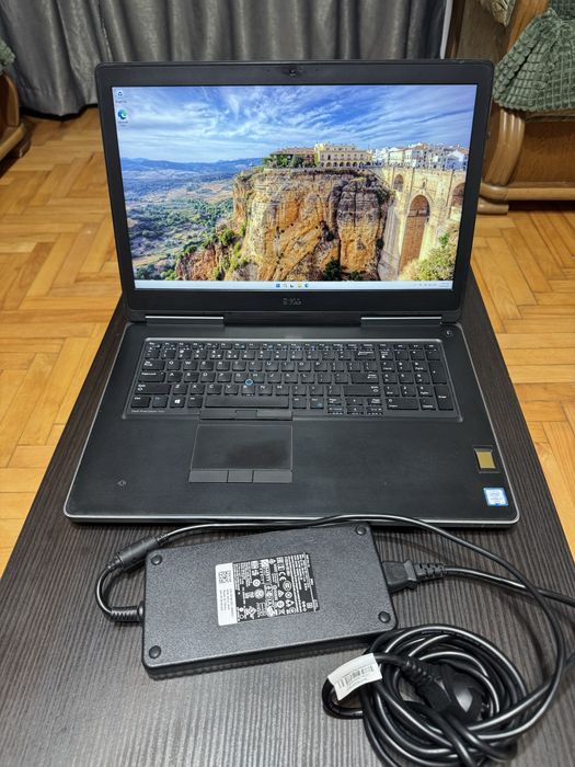 Dell Precision 7710 / i7-6820HQ / 16GB / Radeon R9 M375X 2GB / SSD 512GB