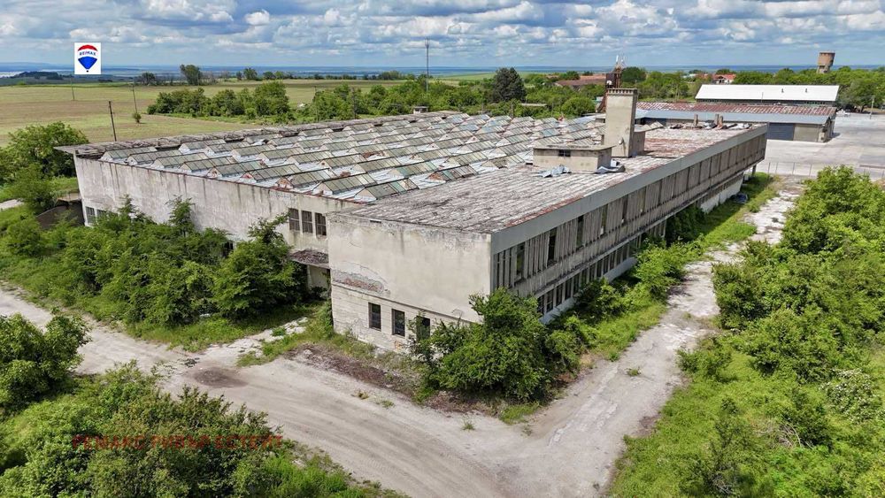 Продава се Промишлена сграда в с. Пиргово, Област Русе - 1424 кв.м за 245 €/кв.м - Снимка #1