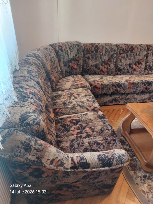 Vând colțar sufragerie și bucătărie