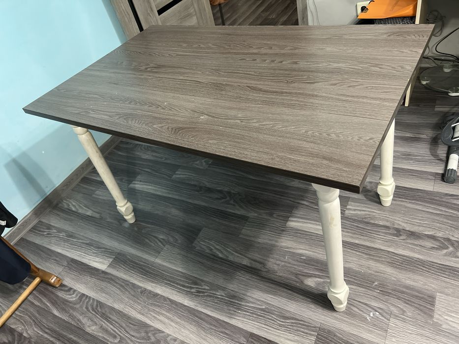 Продам кухонный стол