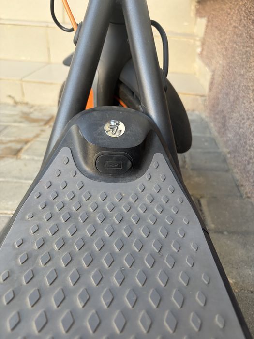 Tritineta Ninebot F40E, in stare foarte buna