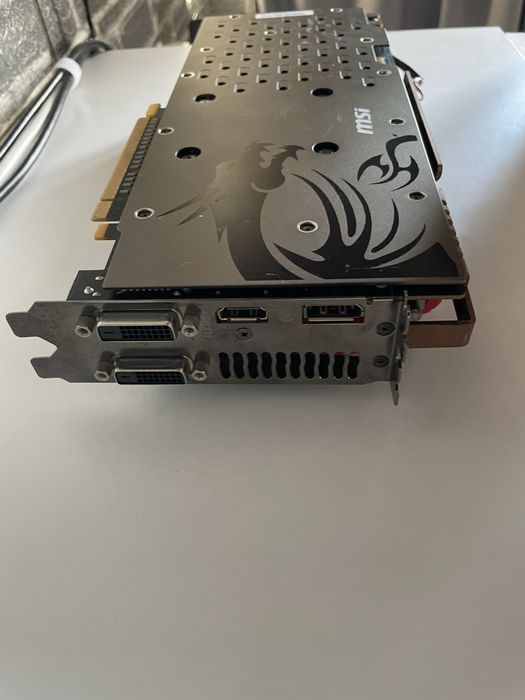 Видео карта SAPPHIRE R9 390 8GB и MSI R9 390 8GB