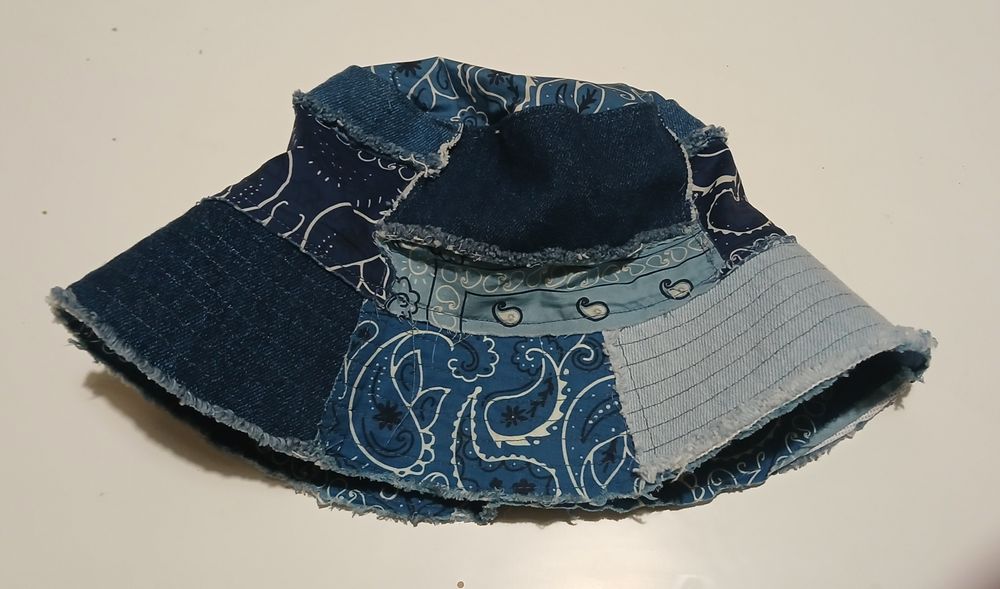 Дамска шапка идиотка Zara