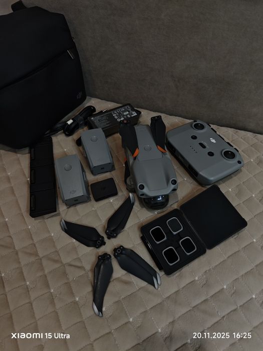 Дрон DJI Air 2S Fly More Combo серый