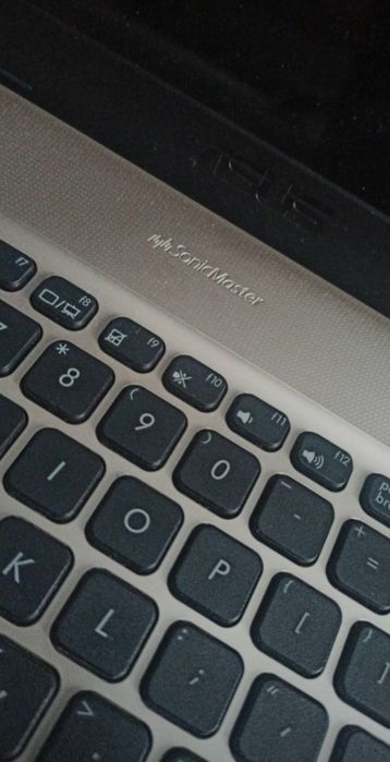 Laptop Asus Vivobook Max