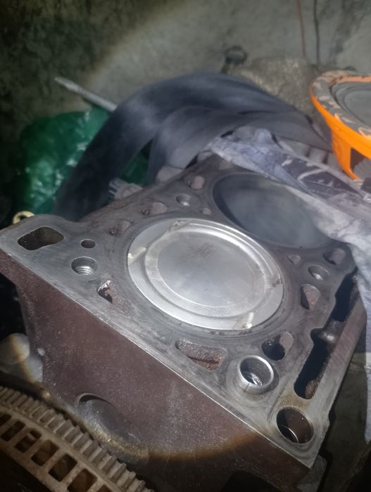 Двигатель Рено Laguna f4r