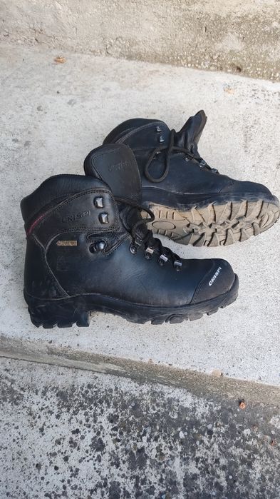 Дамски туристически обувки CRISPI номер 39